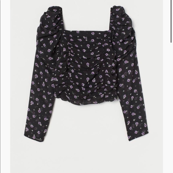 H&M Tops - H&M Puff-sleeved Top New with tags